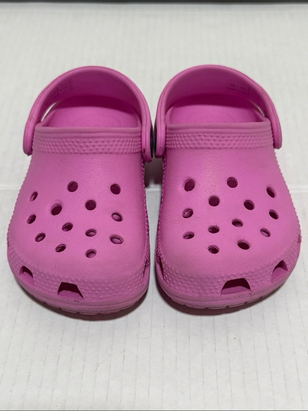 Crocs Kids Classic Pink Clogs Sandals Beach Pool - Toddler Size 8